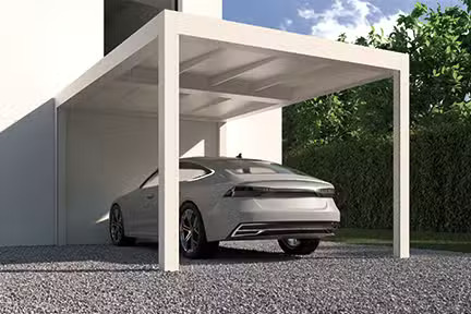 Voiture de luxe sous carport