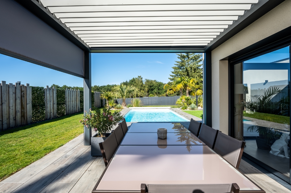 Pergola bioclimatique à lames Linconyl
