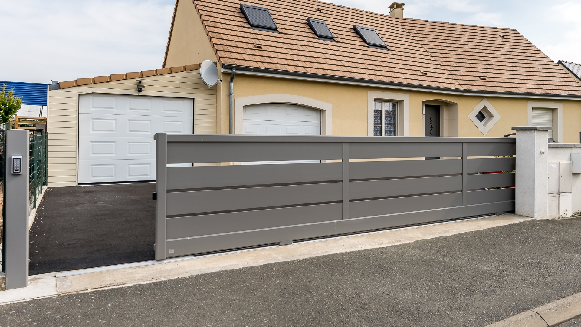 Portail coulissant Linconyl ouvert