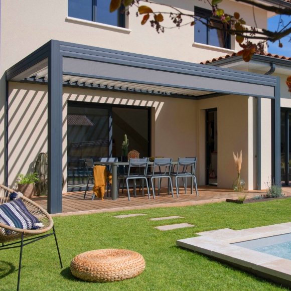 Pergola accolée maison