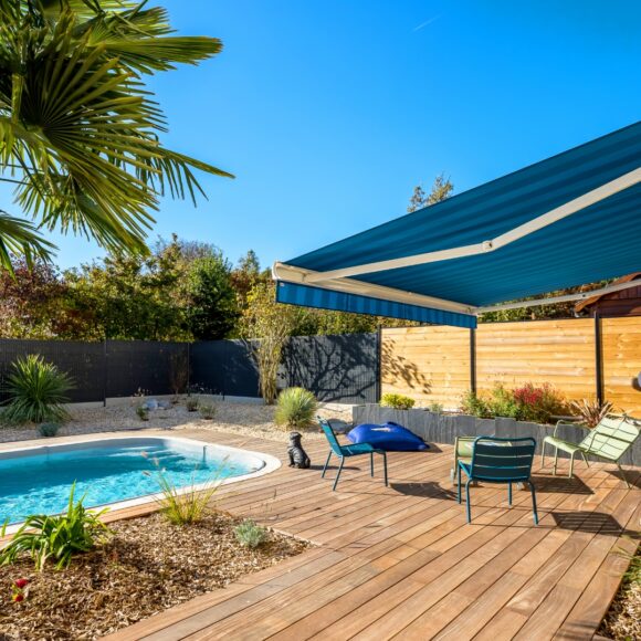 Store banne Linconyl terrasse en bois