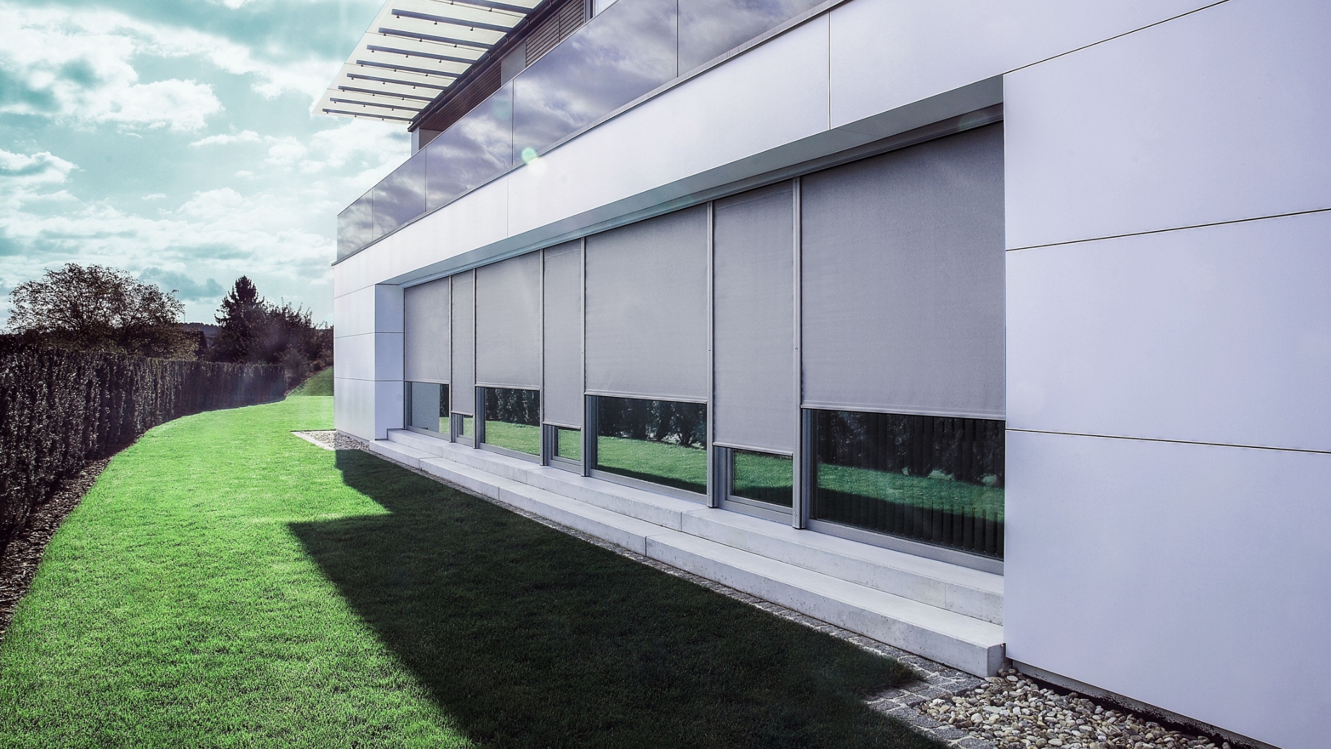 Store vertical fenêtre Linconyl façade bâtiment