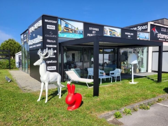 Devanture de l'agence de Stores Vendée aux Sables d'Olonne