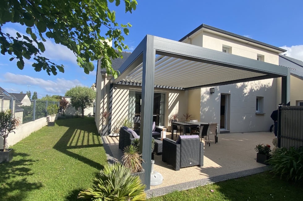 Réalisation de Stores Nantais : Pergola bioclimatique à Pornichet