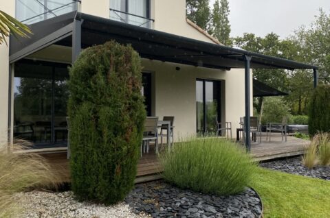 Réalisation de Stores Vendée : Pergola corail